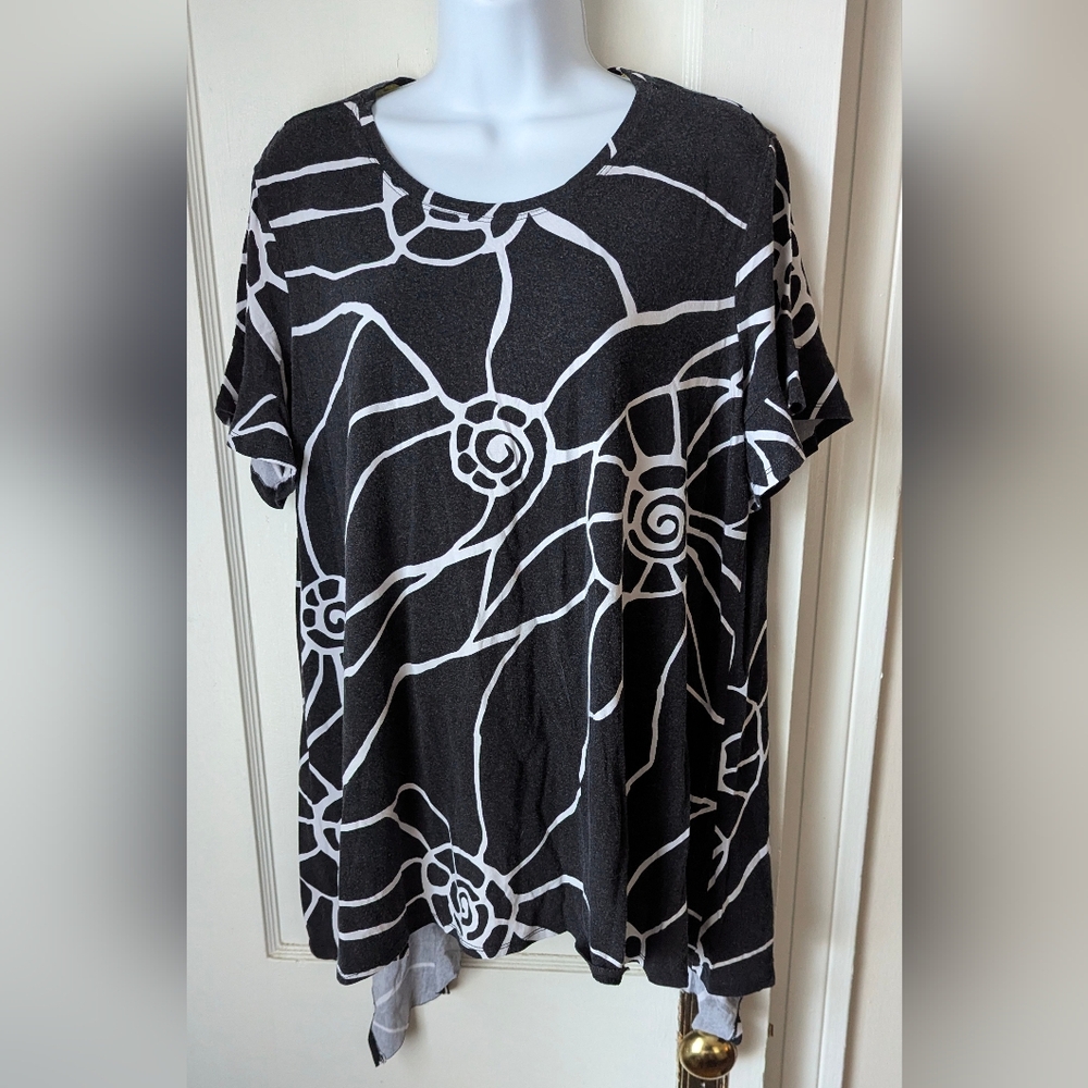Westbound Woman Tunic